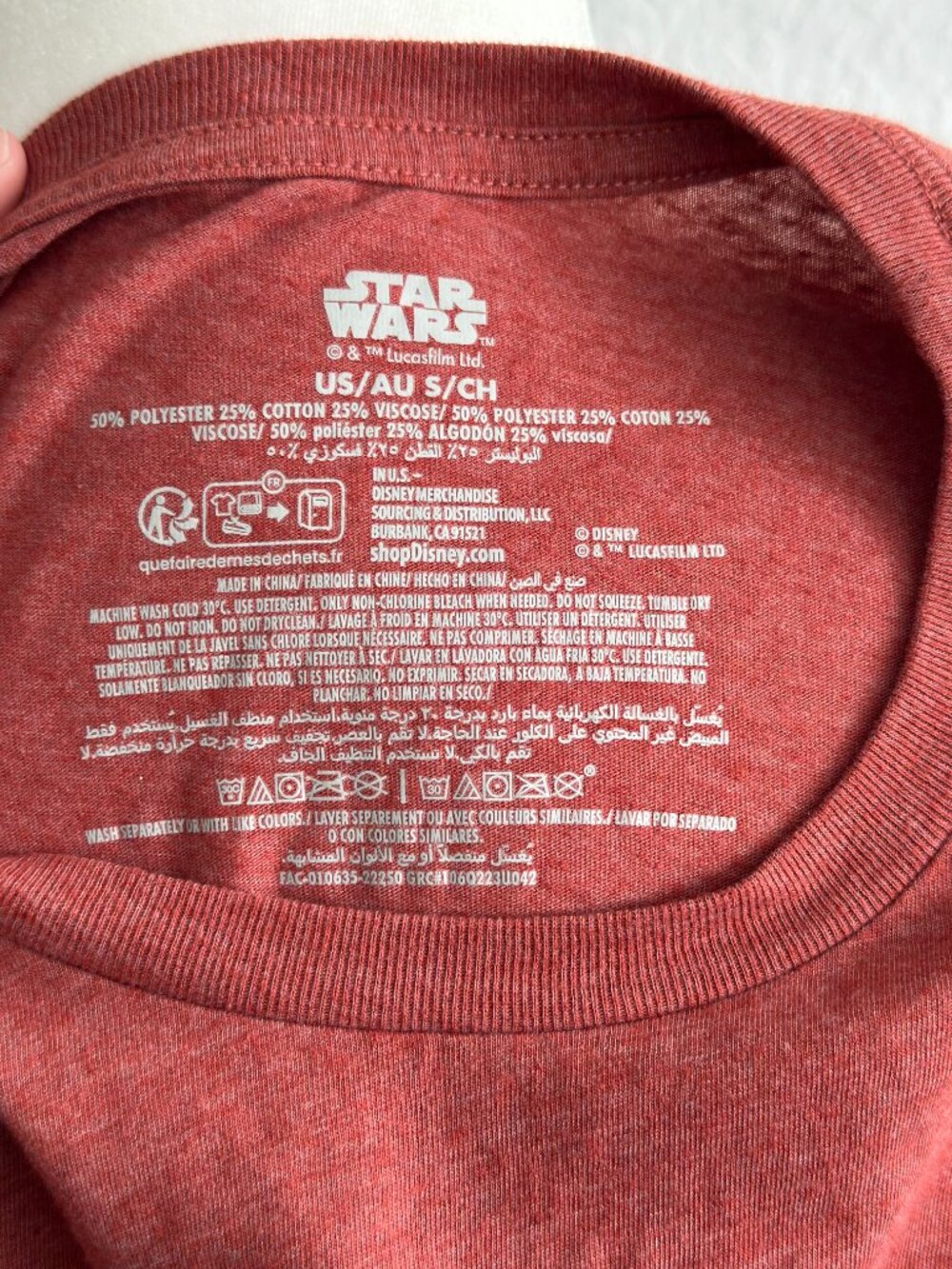 Star Wars Galaxy Graphic Tee Small Red Vintage Style Disney Lucasfilm Shirt - Picture 6 of 6